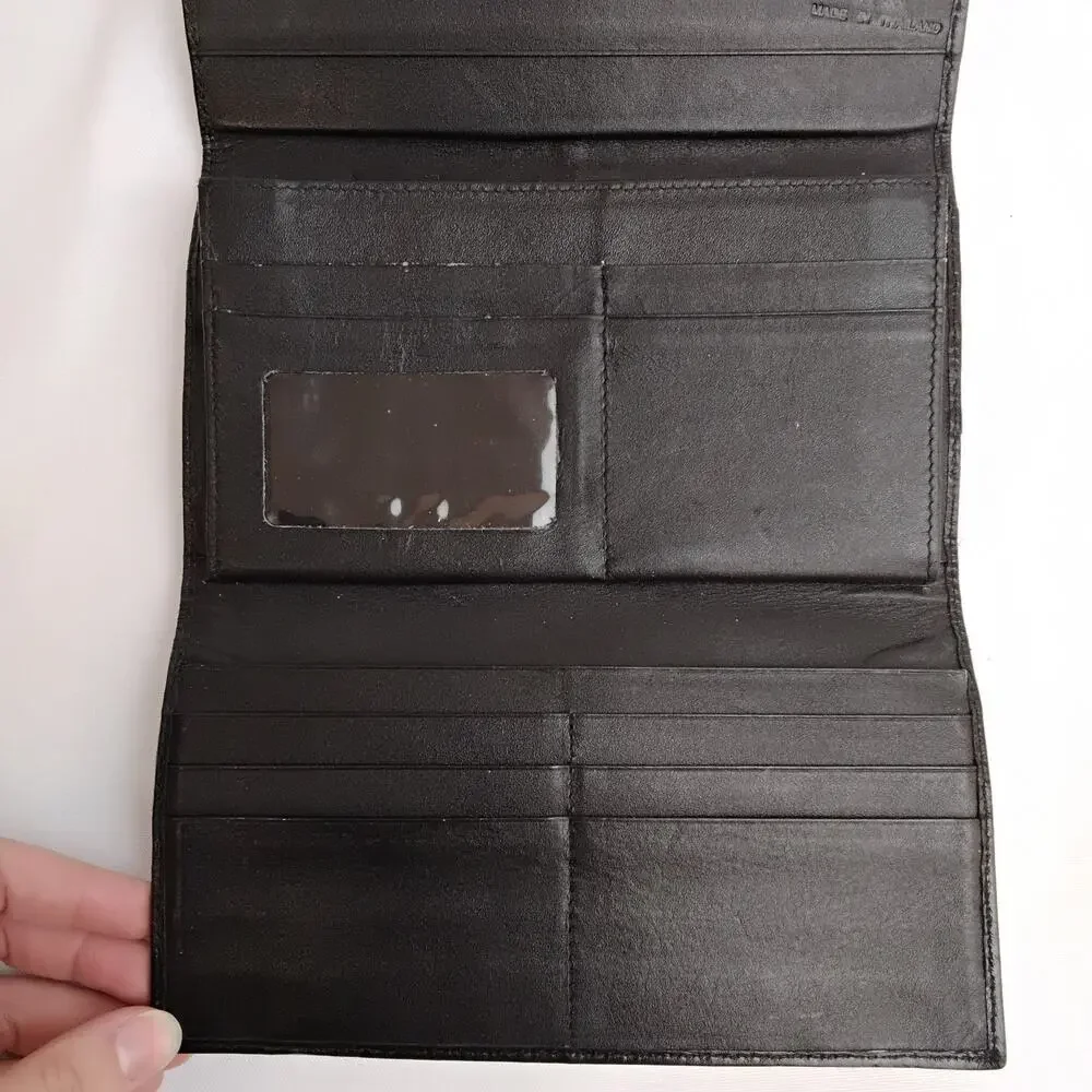 Genuine Stingray Leather TriFold Wallet Black/Green Textured Button Close #J5866
